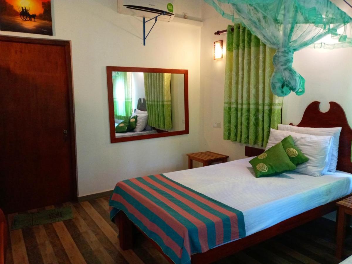Hideaway Homestay Хабарана Экстерьер фото
