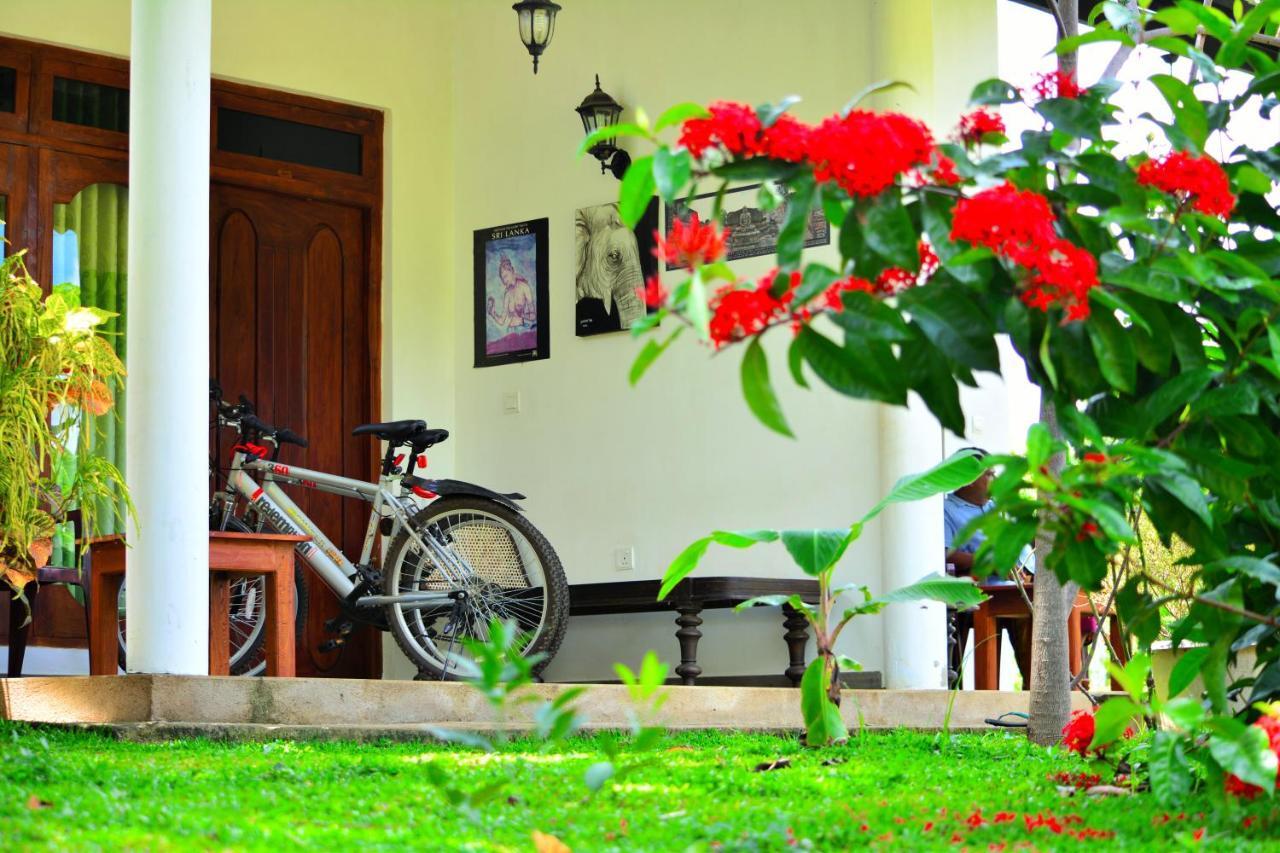 Hideaway Homestay Хабарана Экстерьер фото