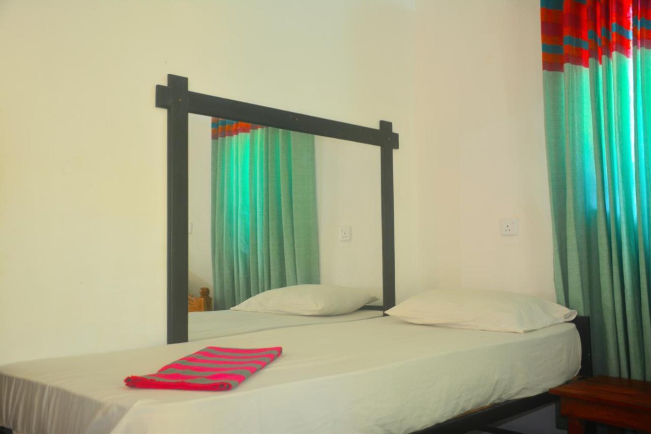 Hideaway Homestay Хабарана Экстерьер фото